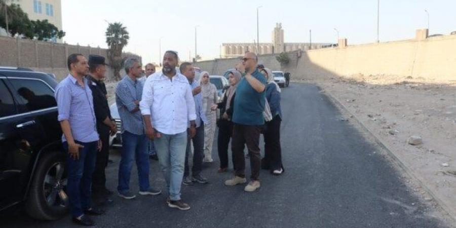 محافظ القليوبية يتفقد أعمال رصف الشوارع بشبرا.. ويقود حملة لإزالة التعديات بقليوب - الكويت الاخباري