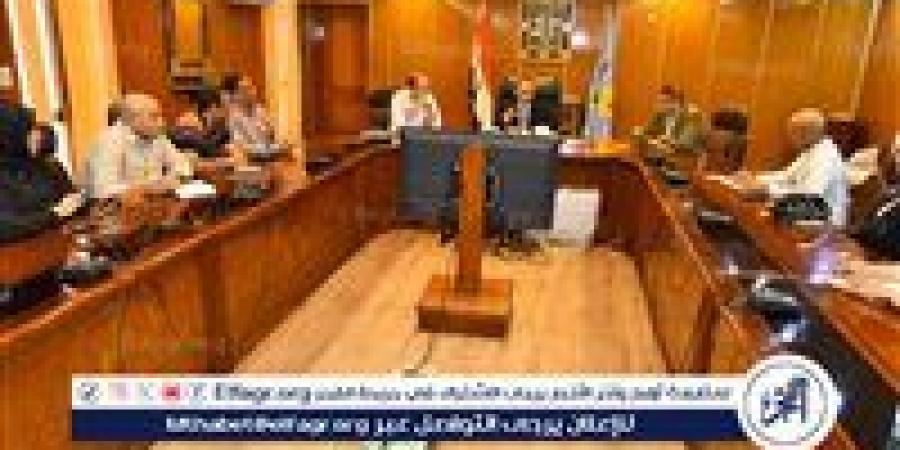 "لهذا السبب "محافظ أسيوط يعقد اجتماعًا مع ممثلي شركات الإعلانات بالمحافظة اليوم - الكويت الاخباري