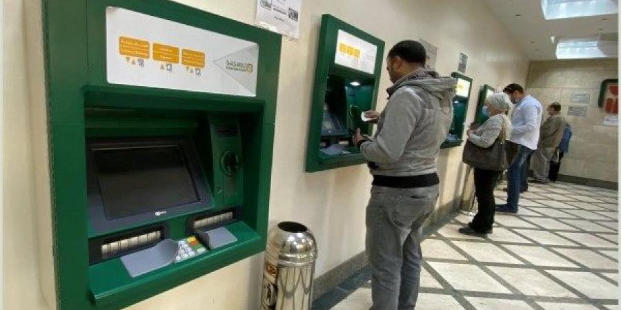 المواطنون يواجهون صعوبة الوصول للخدمات المصرفية بعد حريق سنترال رمسيس - الكويت الاخباري