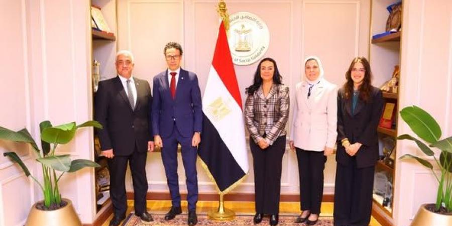 وزيرة التضامن تلتقي رئيس بعثة اللجنة الدولية للصليب الأحمر - الكويت الاخباري