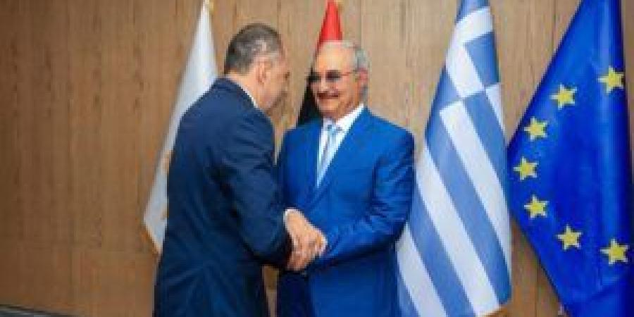 المشير حفتر يستقبل وزير خارجية اليونان ويبحثان التعاون الاقتصادي ومشاريع الإعمار - الكويت الاخباري