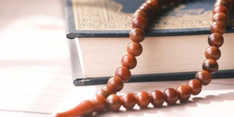 ما حكم تلاوة المرأة القرآن أمام الرجال الأجانب؟.. دار الإفتاء تجيب - الكويت الاخباري