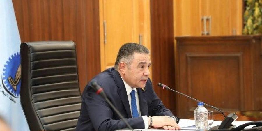 خطة استثمارية جديدة بقيمة 792 مليون جنيه.. محافظ البحر الأحمر يشدّد على متابعة ملفات التصالح وتقنين الأراضي - الكويت الاخباري