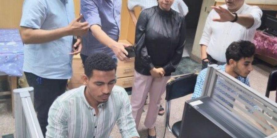وكيل وزارة الصحة بقنا يتابع سير العمل بغرفة الطوارئ عقب انقطاع شبكات الهواتف - الكويت الاخباري