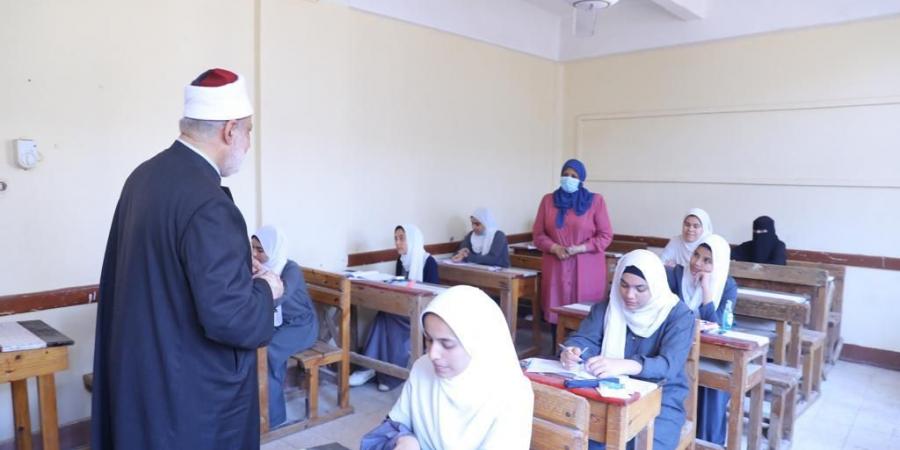 اليوم.. طلاب الثانوية الأزهرية يؤدون امتحان مادة البلاغة - الكويت الاخباري