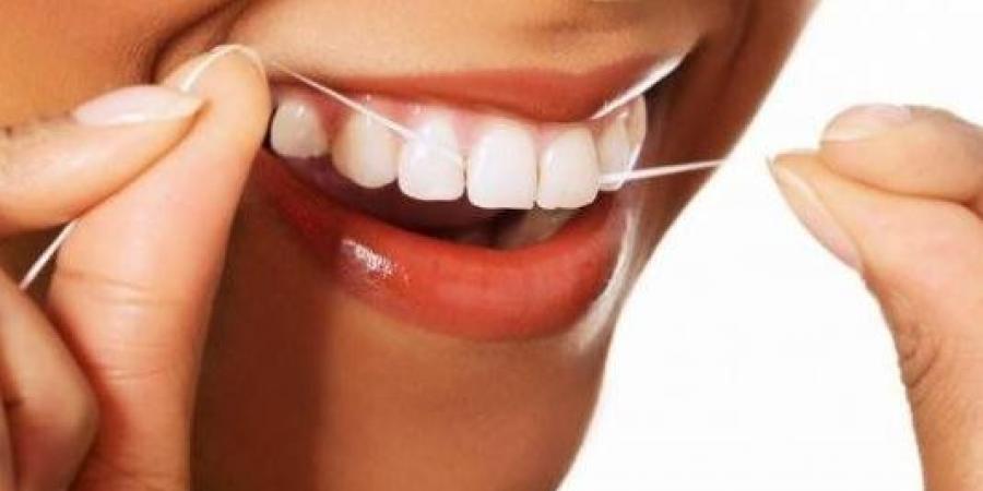 لامعة وبيضاء.. وصفة سحرية تزيل اصفرار الأسنان في دقيقة - الكويت الاخباري