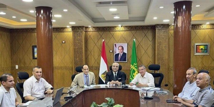 مدير تعليم القليوبية يتابع سير امتحانات الثانوية من غرفة العمليات المركزية - الكويت الاخباري