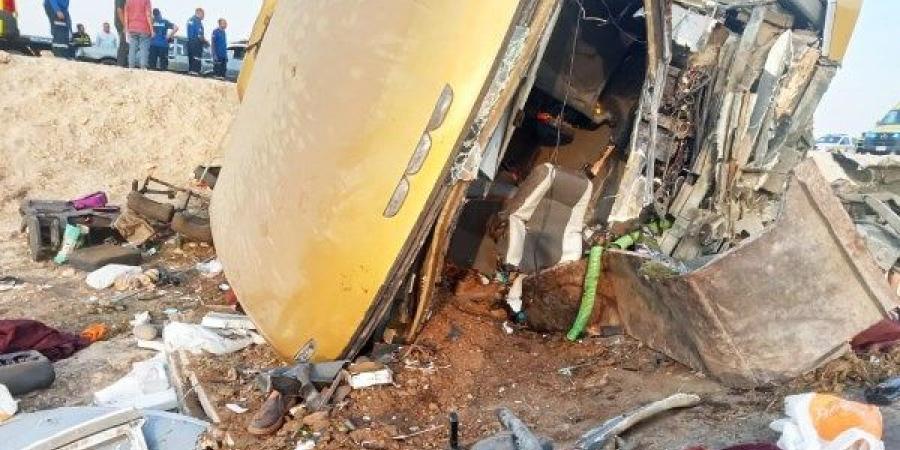 مصرع شخصين وإصابة 33 آخرين في إنقلاب أتوبيس بالطريق الصحراوى الغربي بأسيوط - الكويت الاخباري