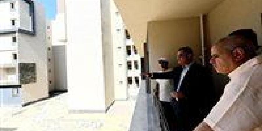 وزير الإسكان يتفقد مشروع "سكن لكل المصريين" و"كوبري C3" بالعلمين الجديدة - الكويت الاخباري