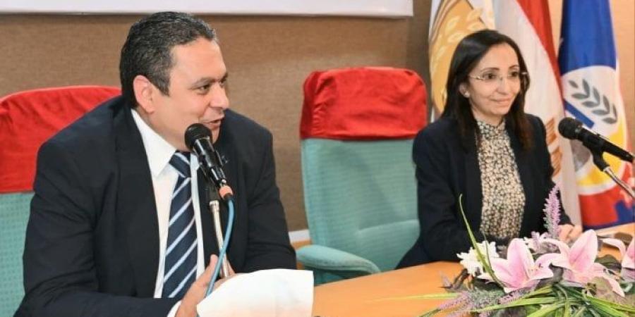 محافظ البحيرة تشهد ندوة توعوية نظمتها الرقابة الإدارية عن «الشفافية ومحاربة الفساد» - الكويت الاخباري