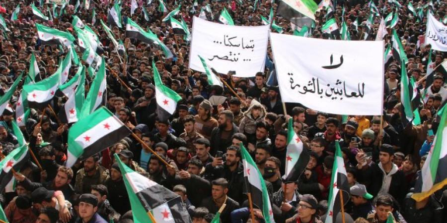 "عندما يثور البسطاء": قراءة أنثروبولوجية تكسر احتكار السياسة والتاريخ لفهم الثورات - الكويت الاخباري