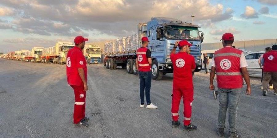 الهلال الأحمر المصري يواصل تقديم الدعم الغذائي لأهالي غزة - الكويت الاخباري