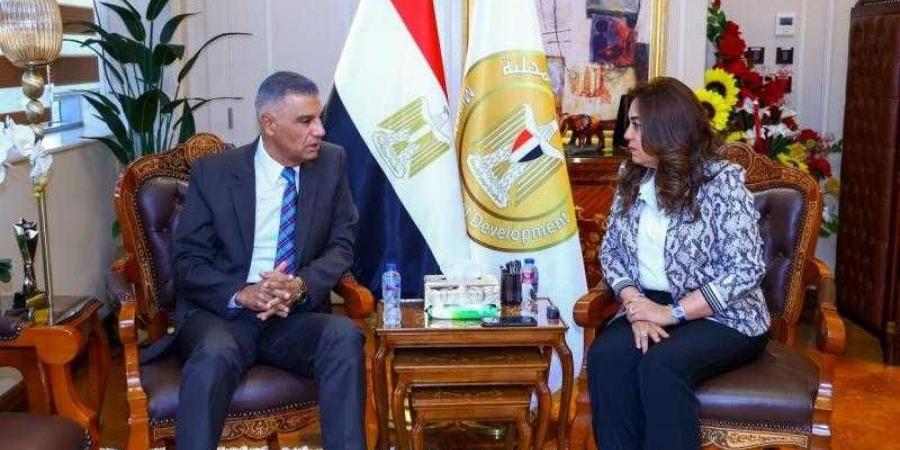 وزيرة التنمية تتابع مع محافظ أسوان الموقف التنفيذي لمشروعات الخطة الاستثمارية و” حياة كريمة” - الكويت الاخباري